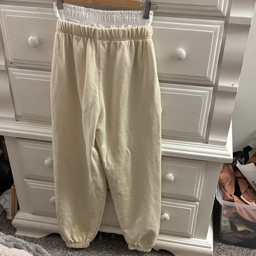 Daily Drills Cream Relaxed Track Pants - Picture 5 of 6